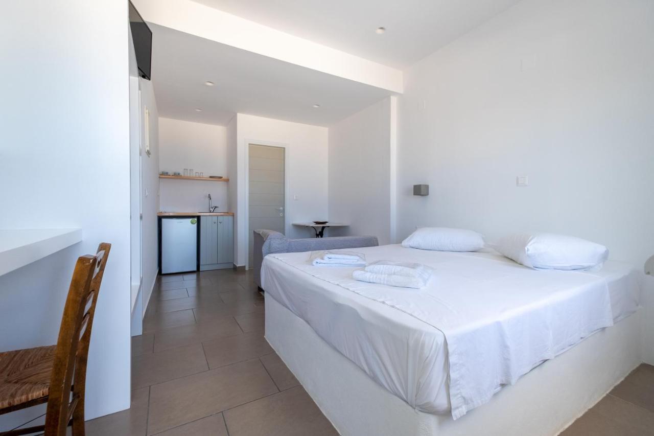 Lorenzo Studios And Suites Paros Naousa  Luaran gambar